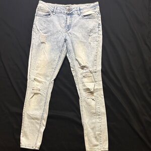 Stylish Light Blue Distressed Women Jeans